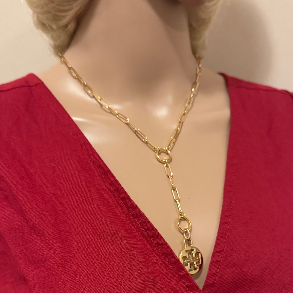 NEW✨Pendant with Tory Burch
Round Logo charm/medallion - Picture 3 of 4